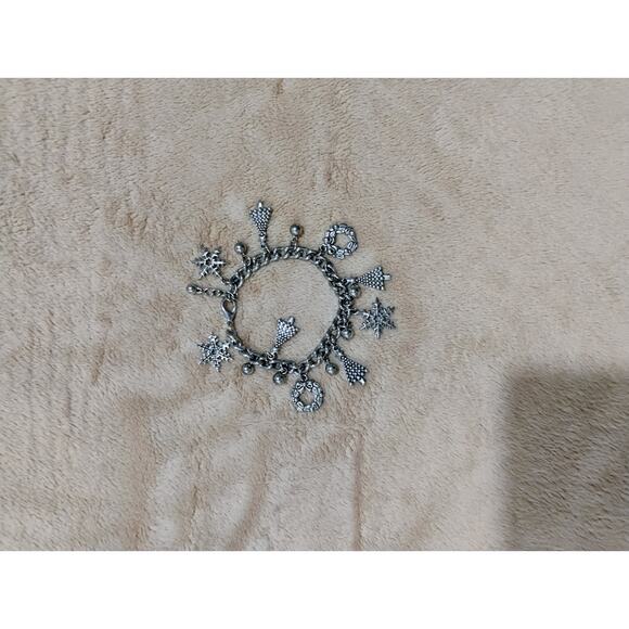 Vintage Silver Tone Christmas Tree Snowflake Charm Bracelet - Picture 4 of 5